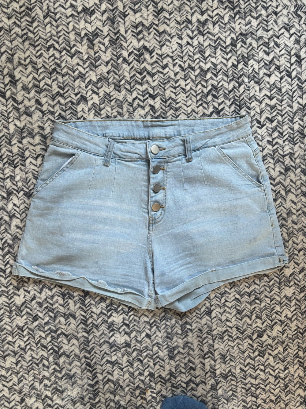 Women’s Light Blue Wash Button-Front Stretchy Denim Shorts Size Large